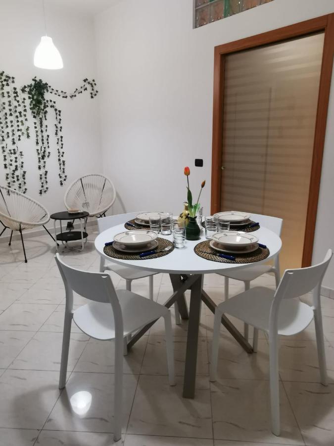 Comfort Apartment And Terrace Nel Cuore Di Bari Exterior foto